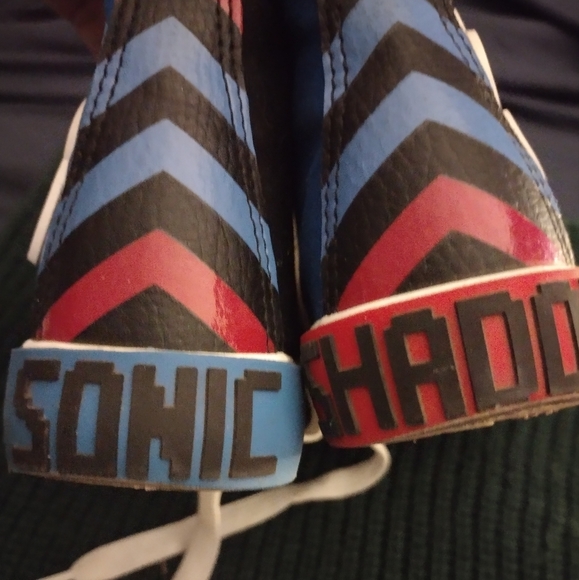 Sonic High-top Sneakers - Picture 5 of 6